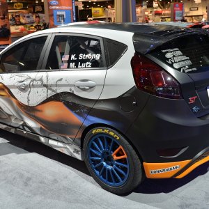 11-ford-fiesta-st-sema-2013-1.jpg