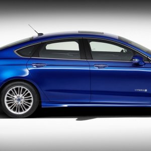 13FusionHybrid_03.jpg