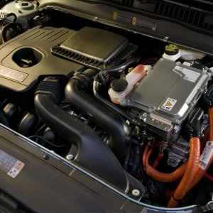 Hybrid_engine_compartment.jpg