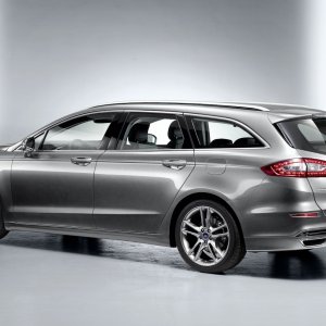 2013-ford-mondeo-wagon-2.jpg