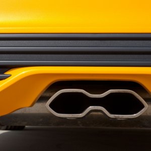 2015-Ford-Focus-ST-tailpipe.jpg